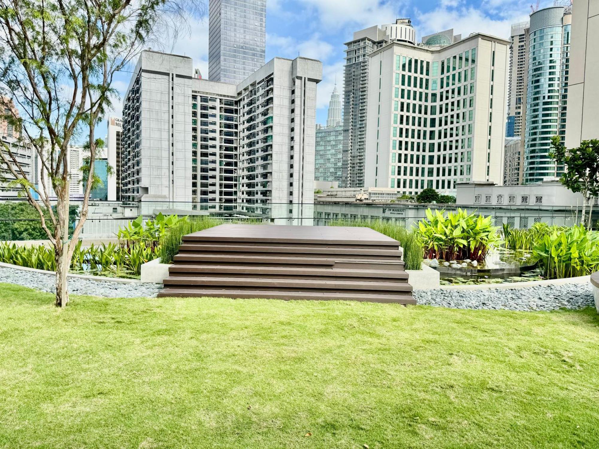 Klcc At Axon By Skypool