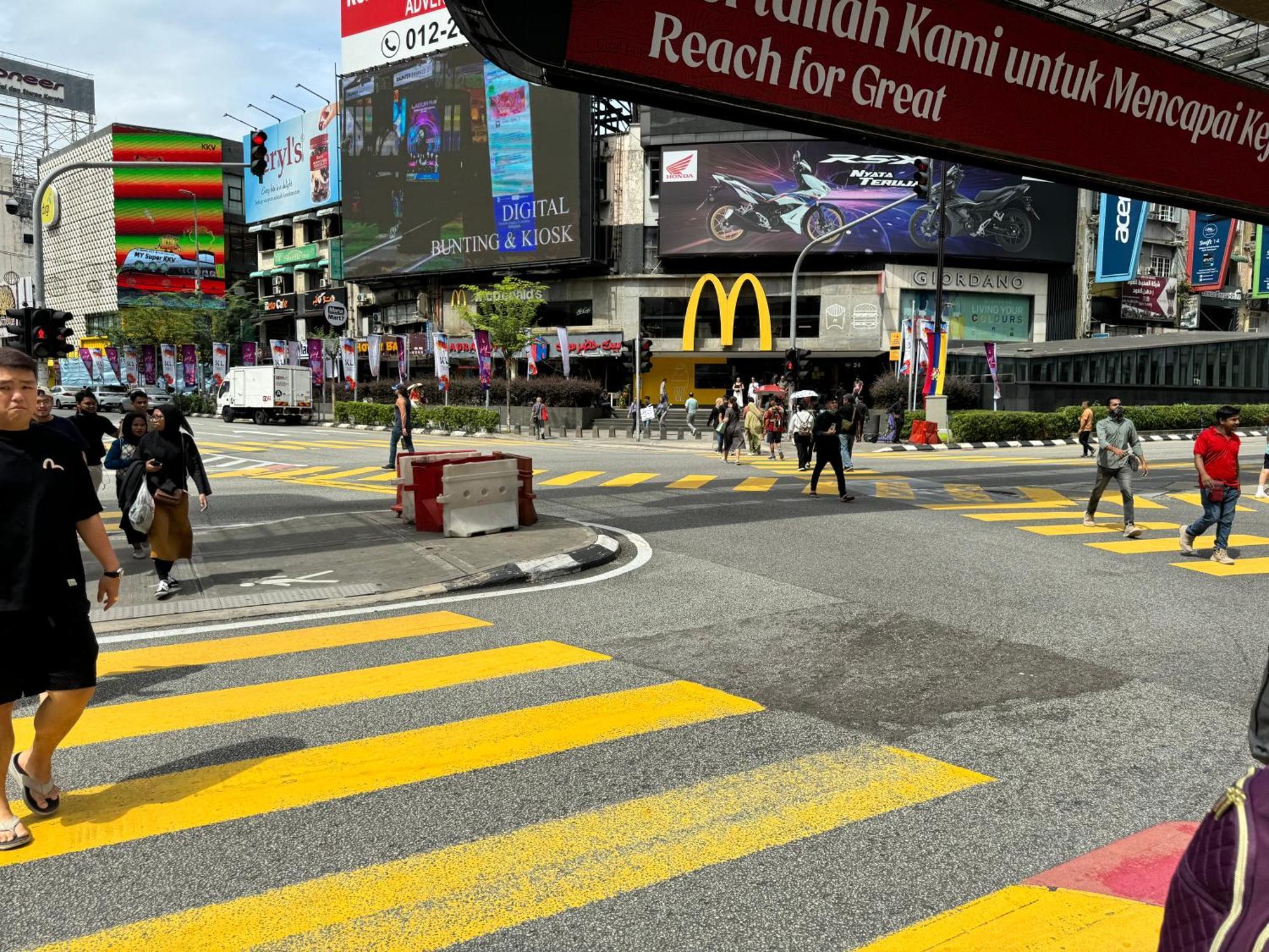 Klcc At Axon By Skypool Pangsapuri
