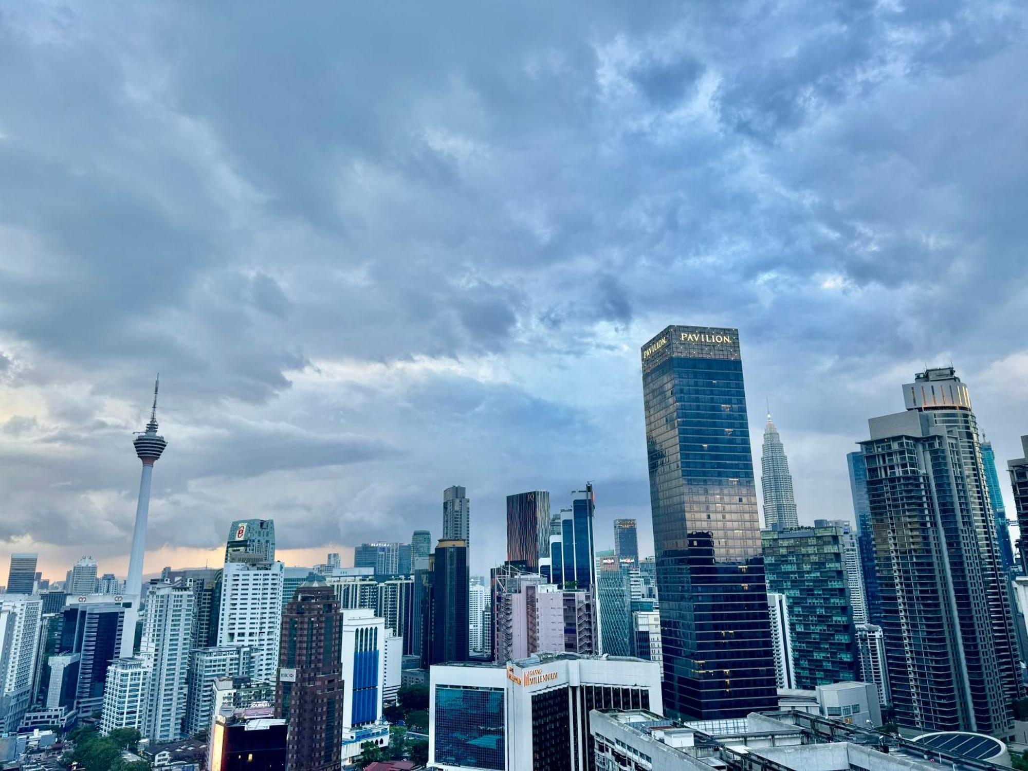 Klcc At Axon By Skypool Pangsapuri Kuala Lumpur
