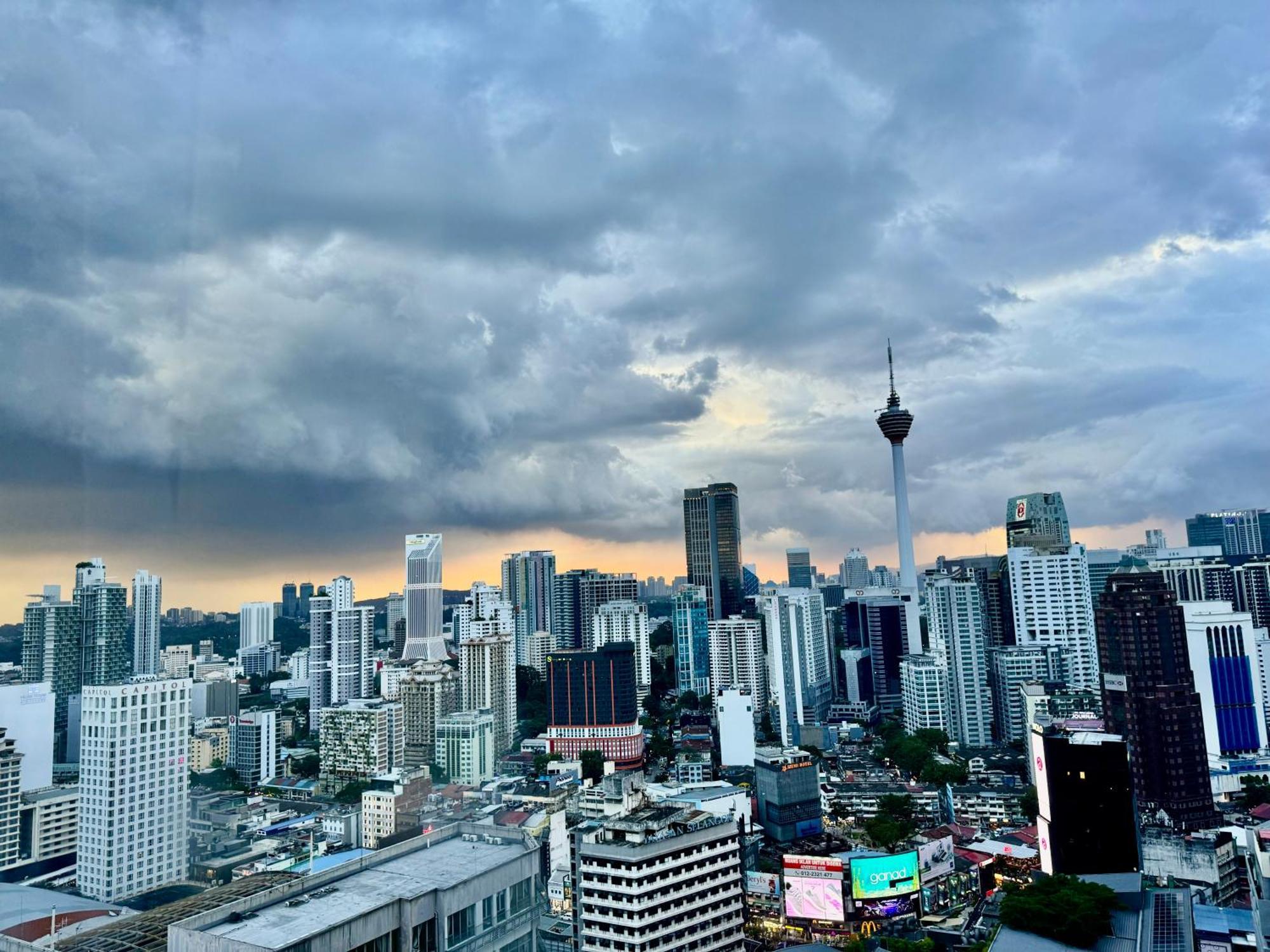 Klcc At Axon By Skypool Pangsapuri