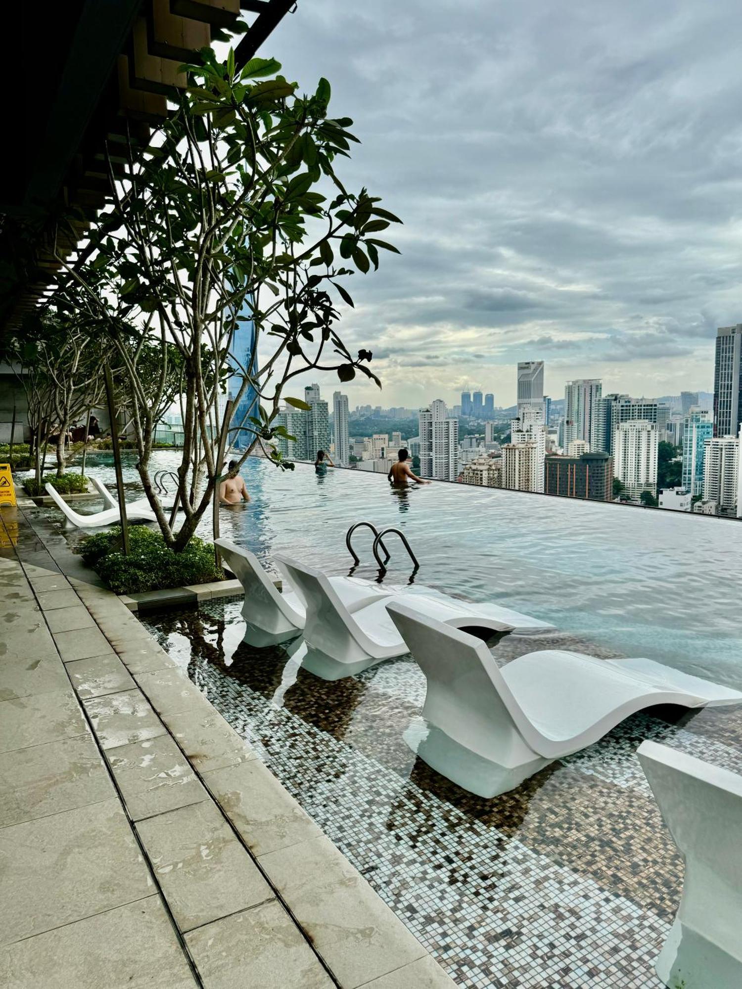 Klcc At Axon By Skypool Pangsapuri Kuala Lumpur