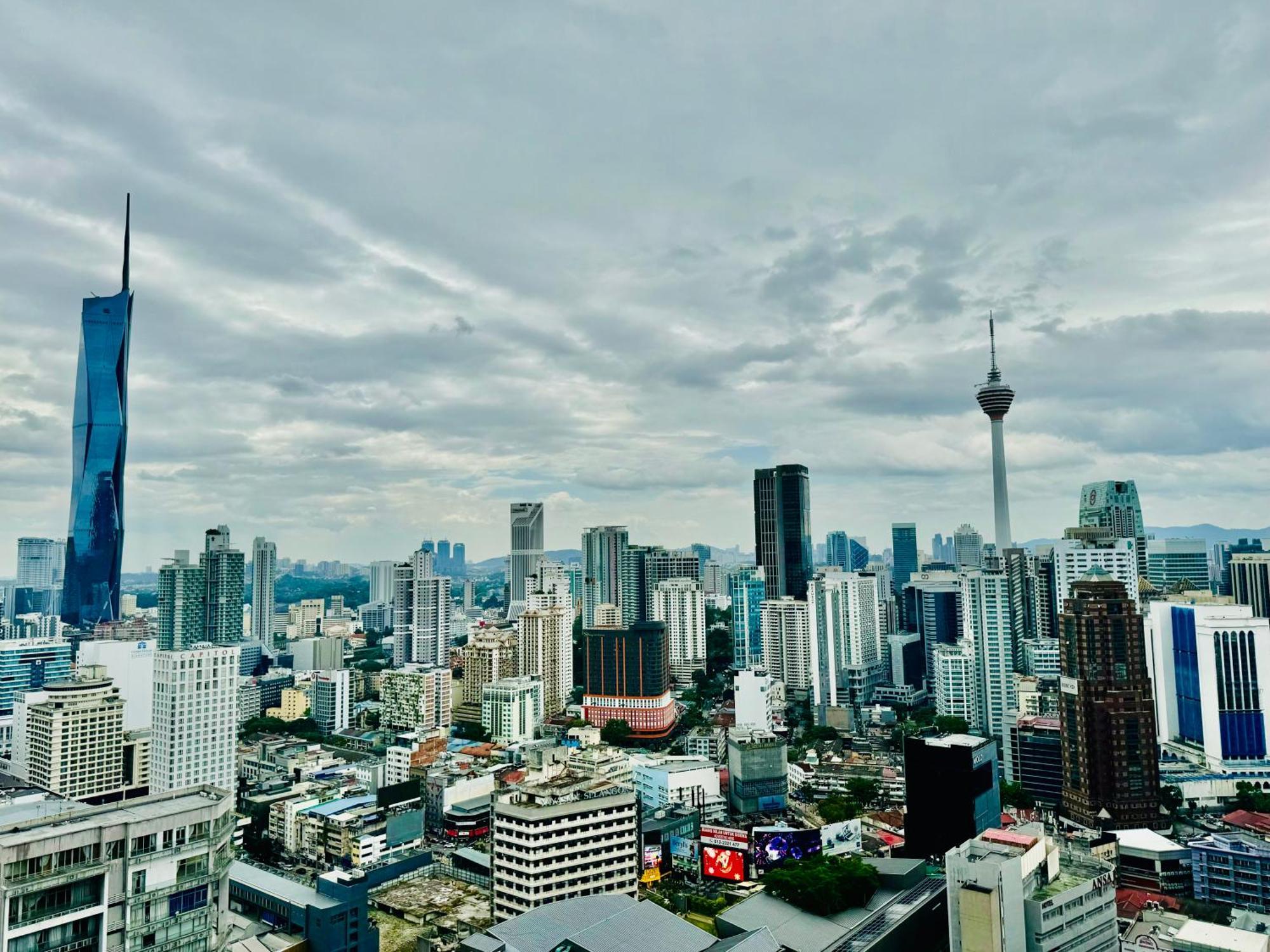 Klcc At Axon By Skypool *