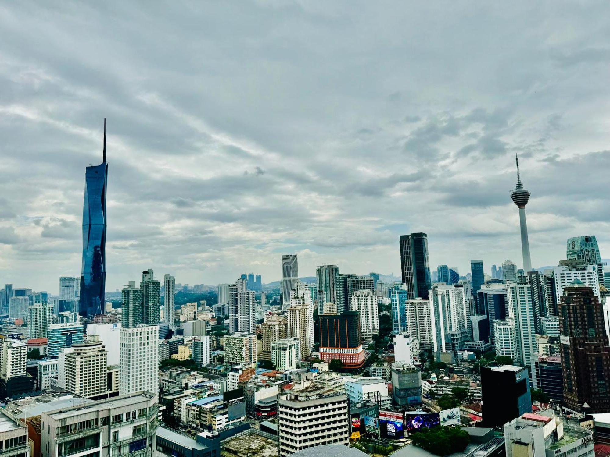 Klcc At Axon By Skypool * Kuala Lumpur